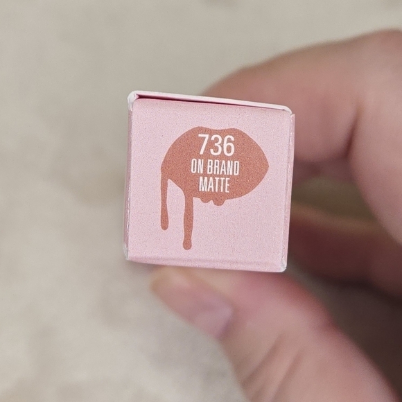 Kylie Cosmetics On Brand (Peachy Nude) Matte Liquid Lipstick - Picture 4 of 10